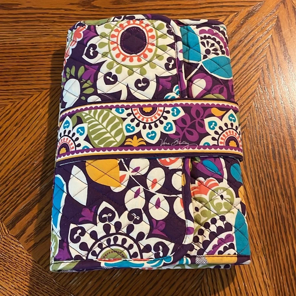 Vera Bradley changing pad-retired pattern plum crazy NWOT, never used